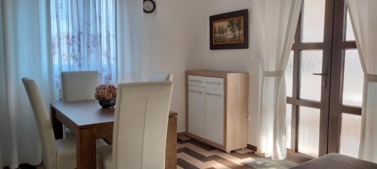 Apartment Iva Njivice Exteriör bild
